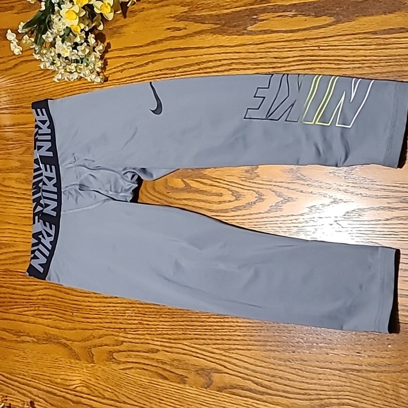 Nike Compression Pants - Girls XL - Picture 2 of 8
